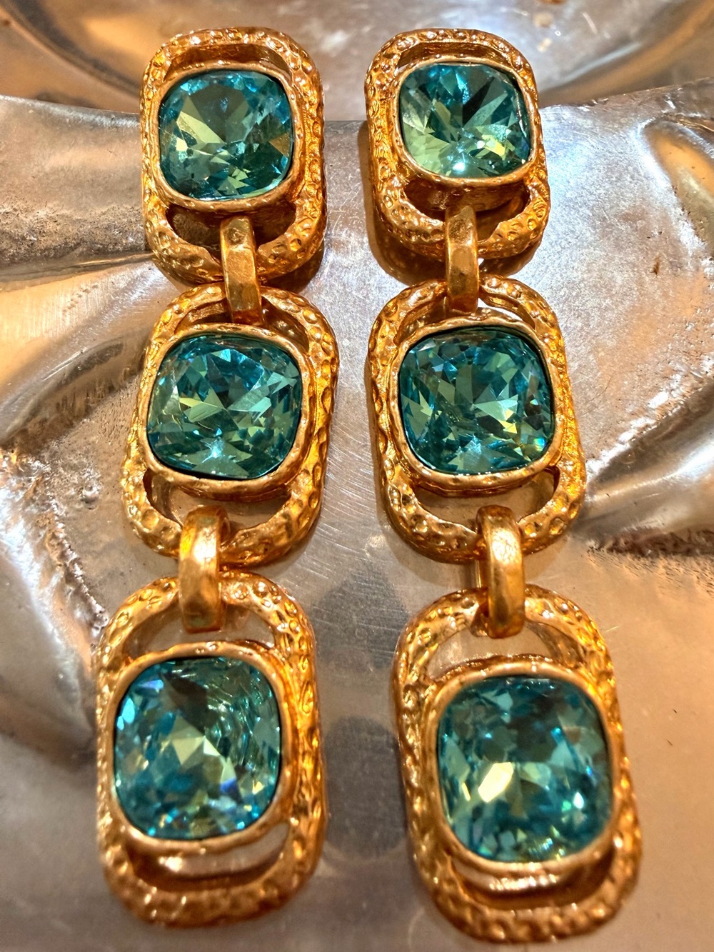 OSCAR DE LA RENTA Earrings🩵Gold Triple Drop Rectangle Bahamian Blue Crystal - Picture 10 of 11